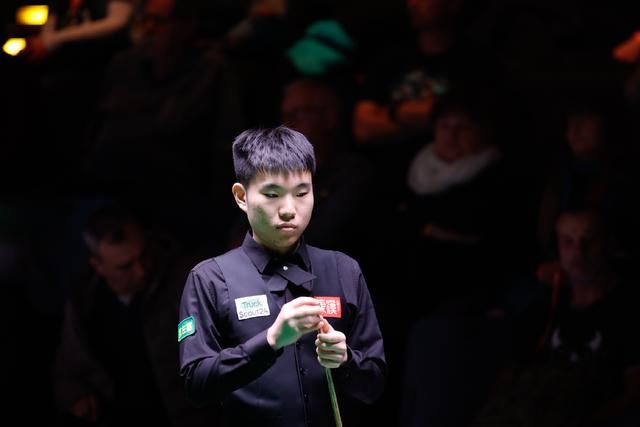 球速体育网址-中国名将一轮游遭降级!斯诺克保级形势分析,3人难度大4人难度小|世锦赛|资格赛|白雨露|黄佳浩|世锦赛资格赛_新浪体育_新浪新闻